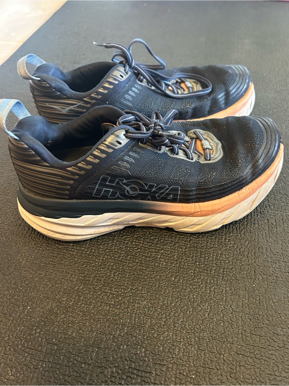 Hoka black/orange Bondi 6